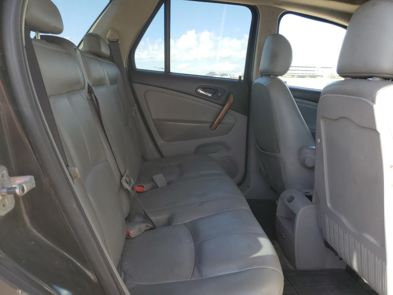 2006 Saturn VUE - Image 11