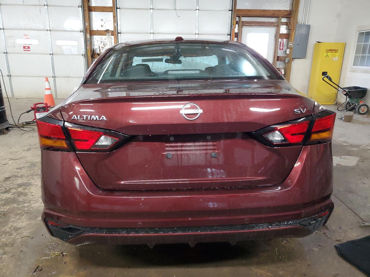 2024 Nissan Altima - Image 6