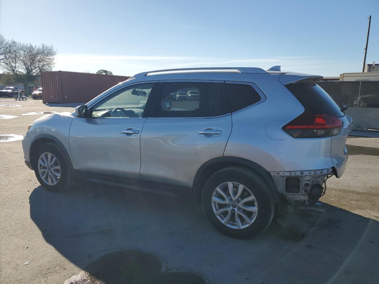 2018 Nissan Rogue - Image 2