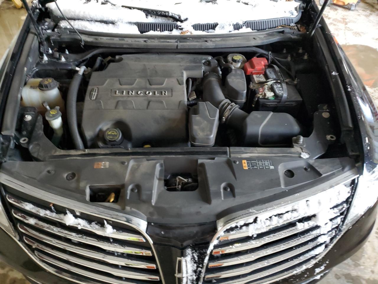 2018 Lincoln MKT - Image 12