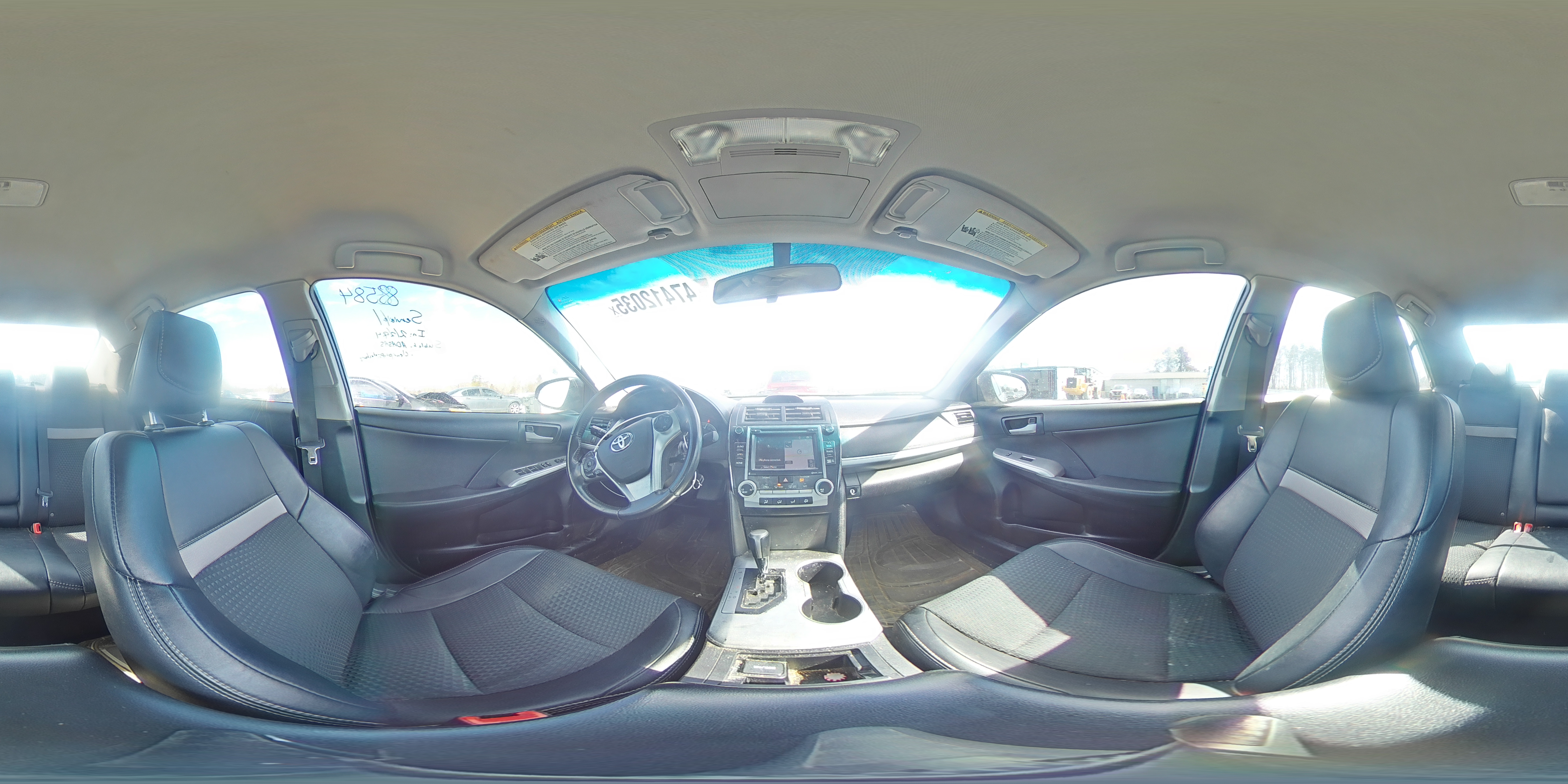 2014 Toyota Camry - Image 12
