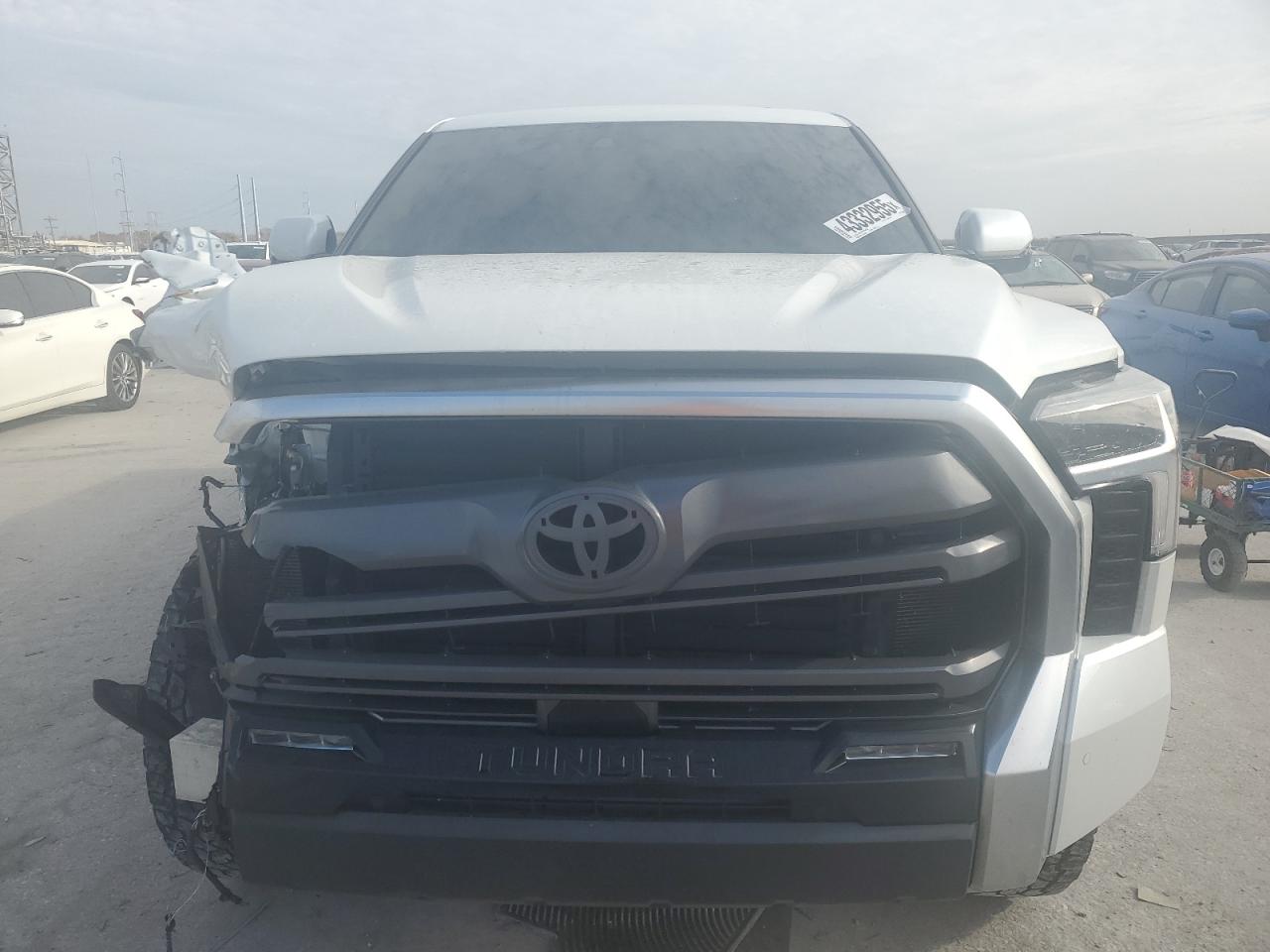 2022 Toyota Tundra - Image 5