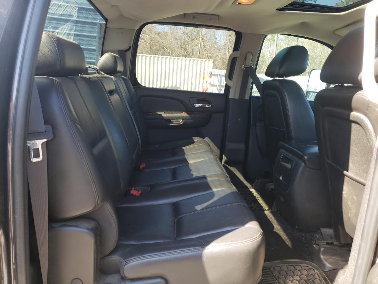 2011 Chevrolet Silverado - Image 10