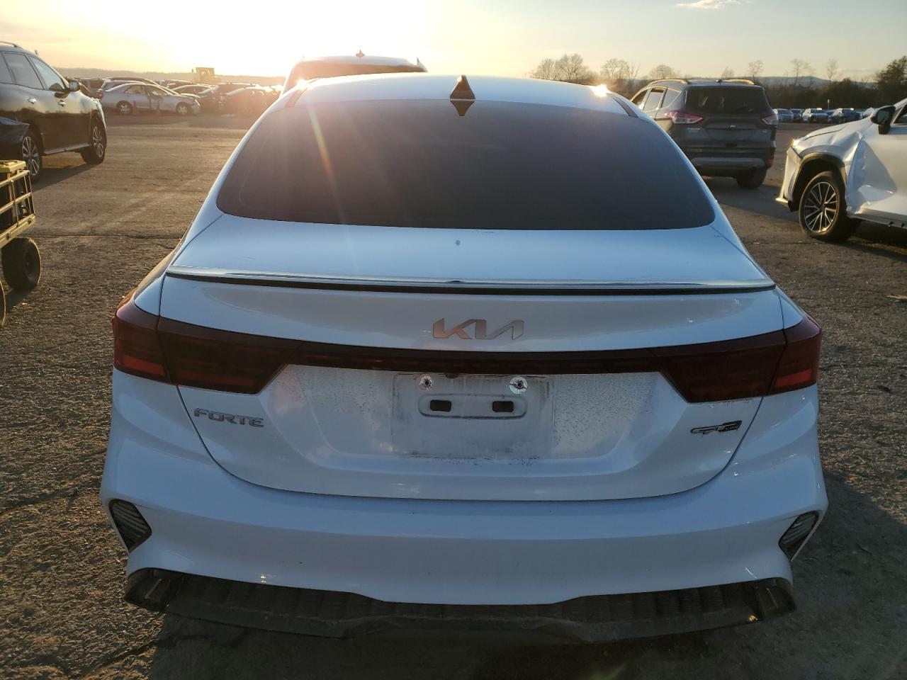 2023 Kia Forte - Image 6