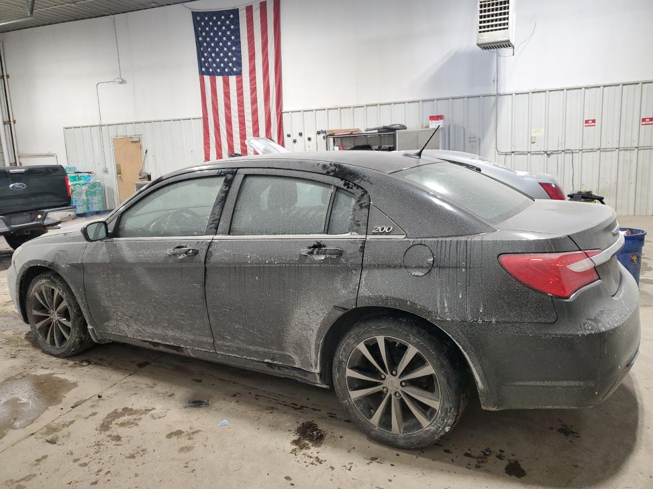 2014 Chrysler 200 - Image 2