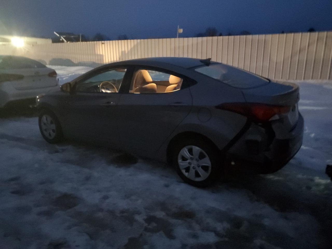 2016 Hyundai Elantra - Image 2
