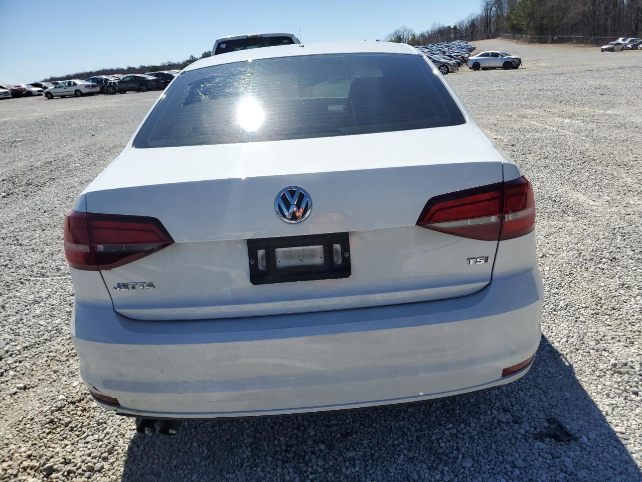 2017 Volkswagen Jetta - Image 6