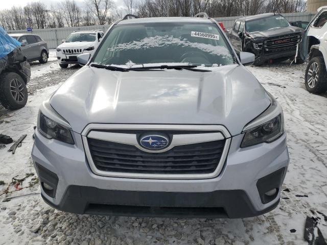  SUBARU FORESTER 2021 Серебристый