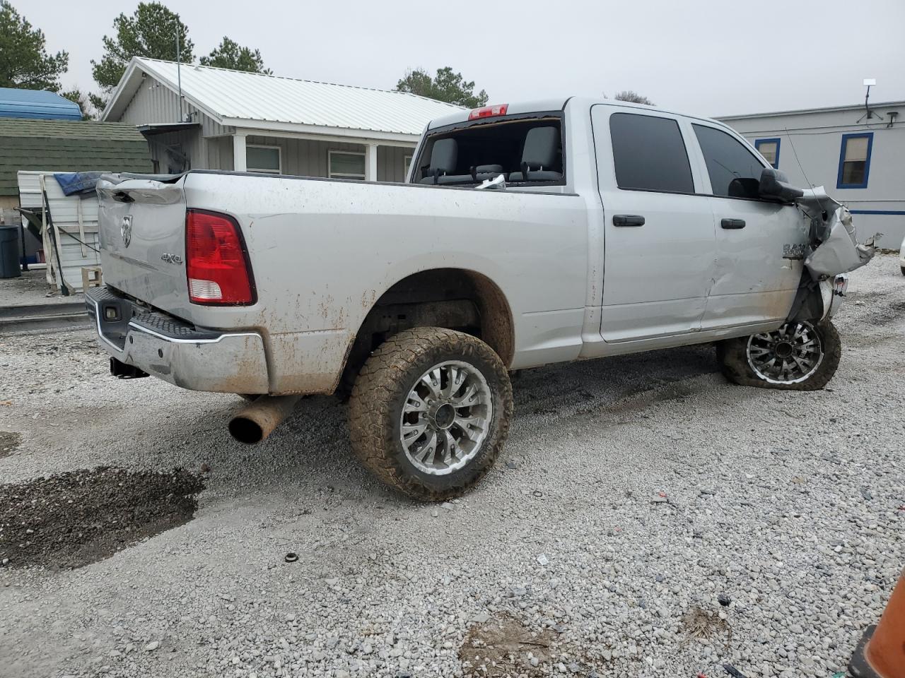 2016 RAM 2500 - Image 3