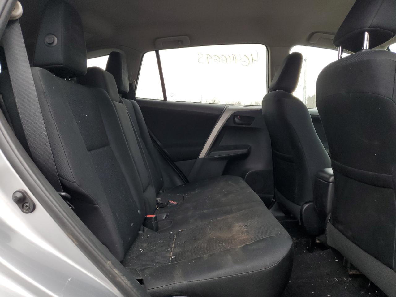 2016 Toyota RAV 4 - Image 11