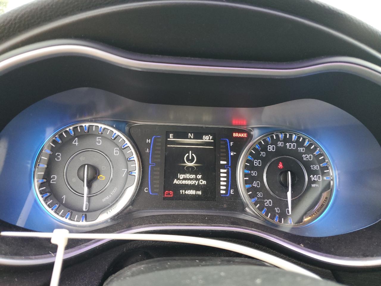 2015 Chrysler 200 - Image 9