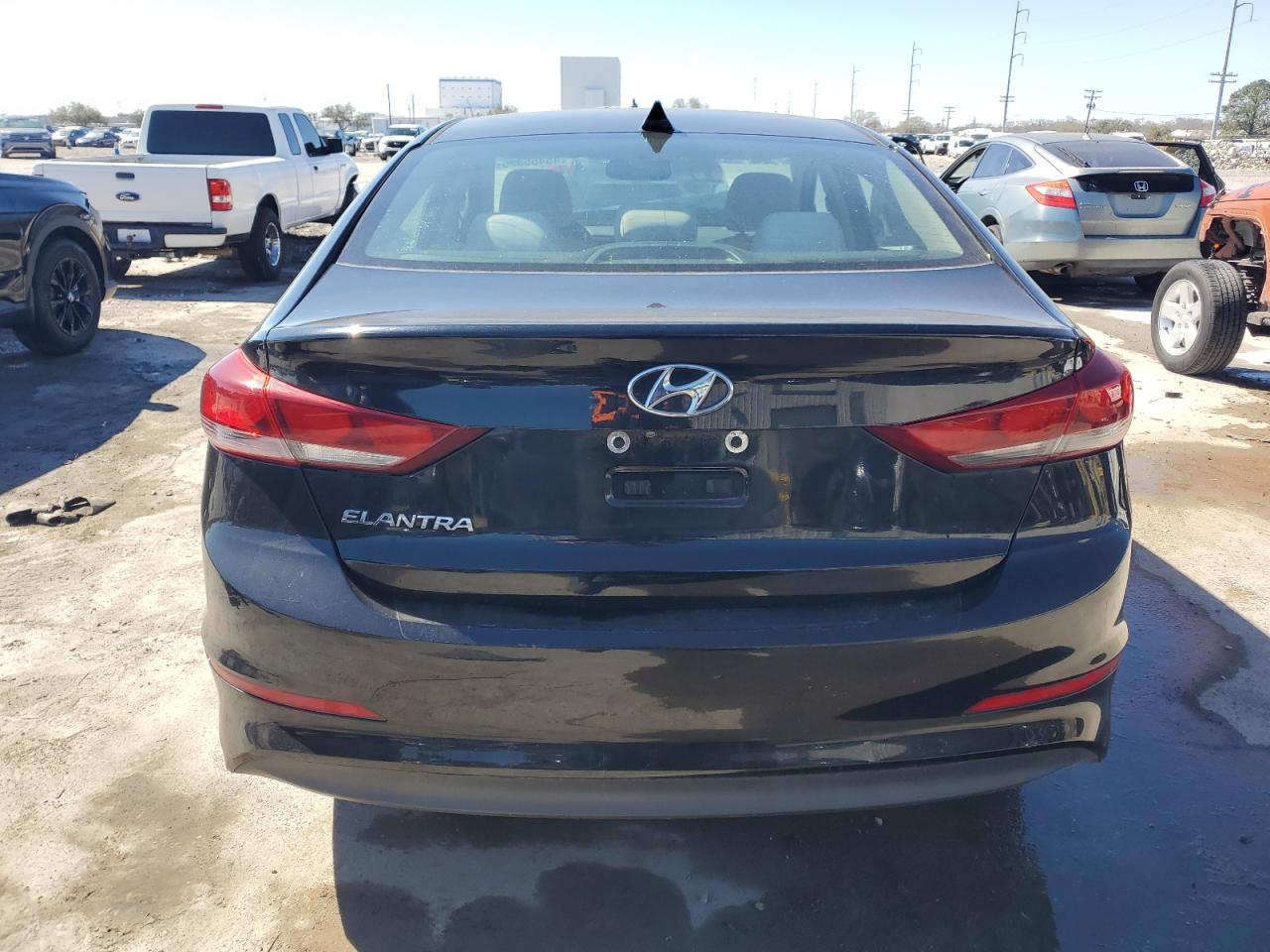 2017 Hyundai Elantra - Image 6