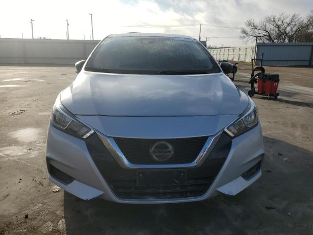  NISSAN VERSA 2020 Сріблястий