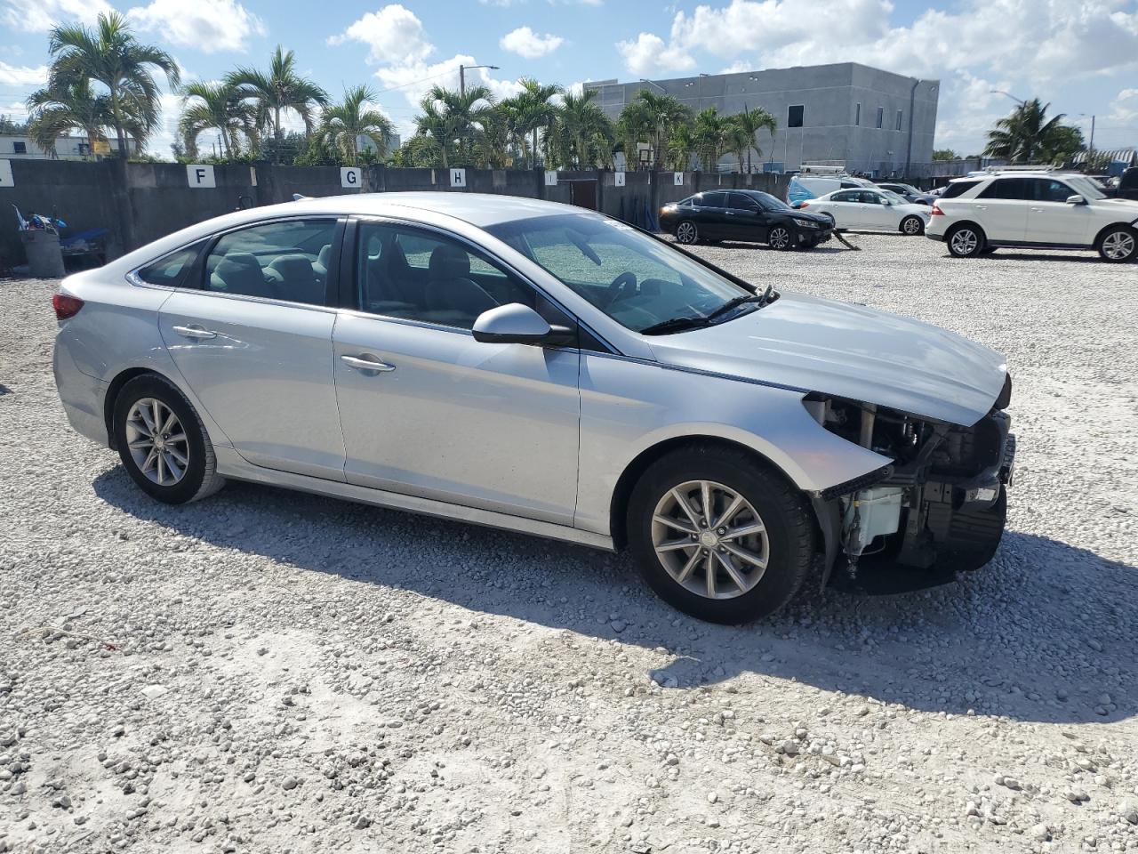 2018 Hyundai Sonata - Image 4