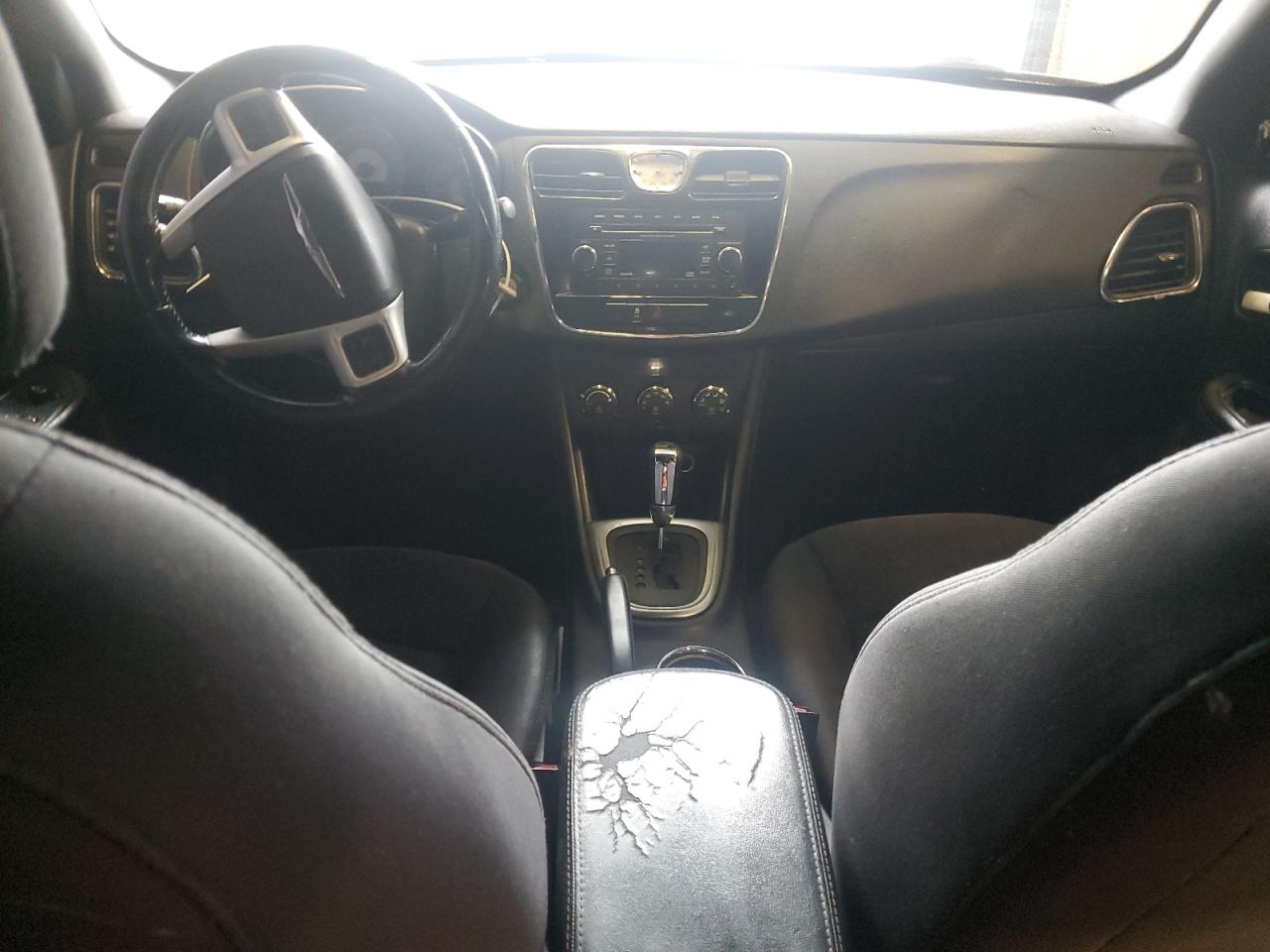 2013 Chrysler 200 - Image 8