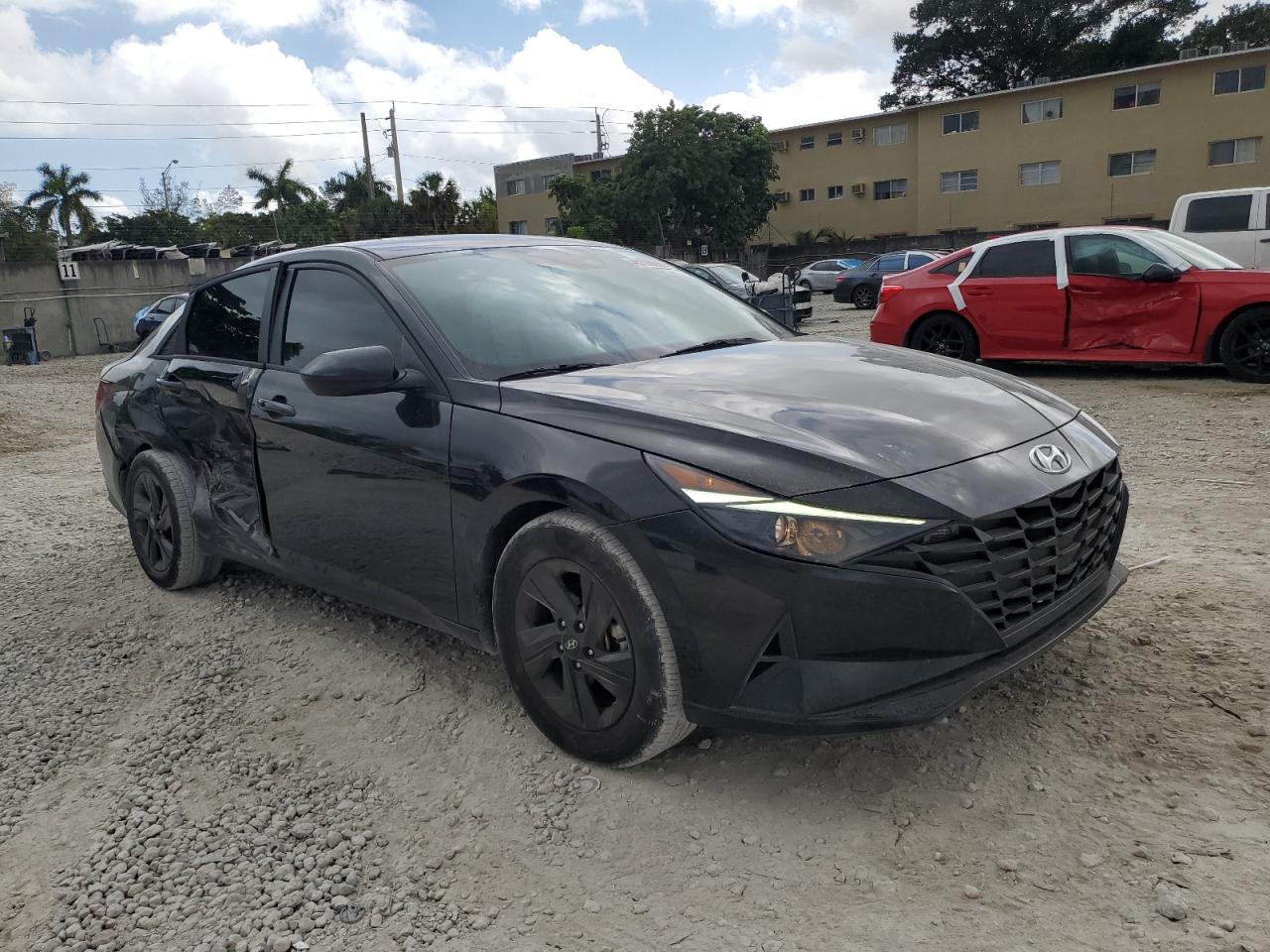 2022 Hyundai Elantra - Image 4