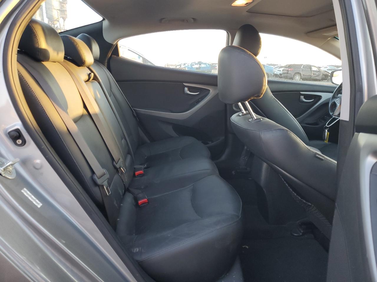 2014 Hyundai Elantra - Image 10