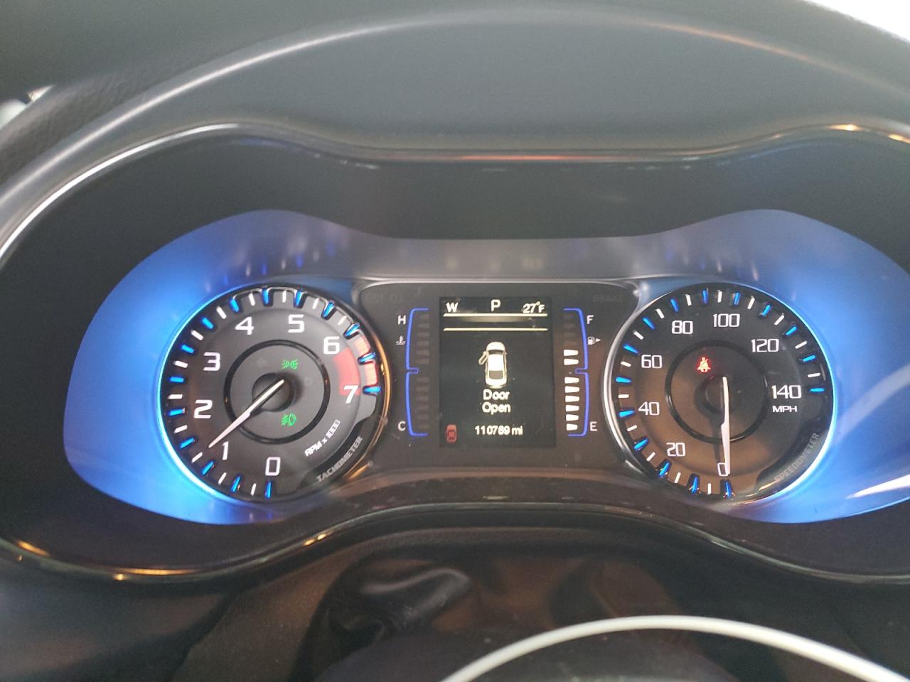 2015 Chrysler 200 - Image 9