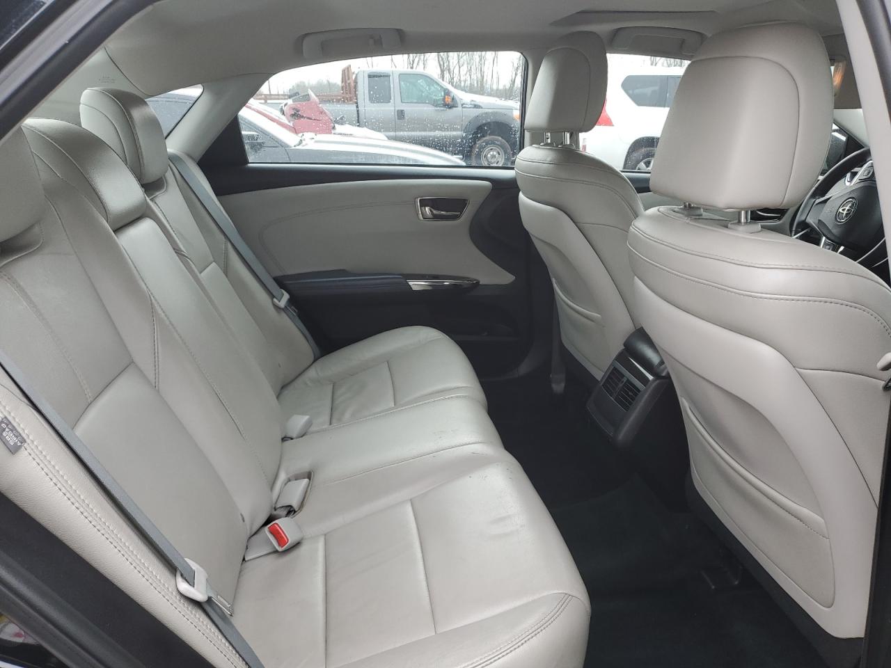 2014 Toyota Avalon - Image 10
