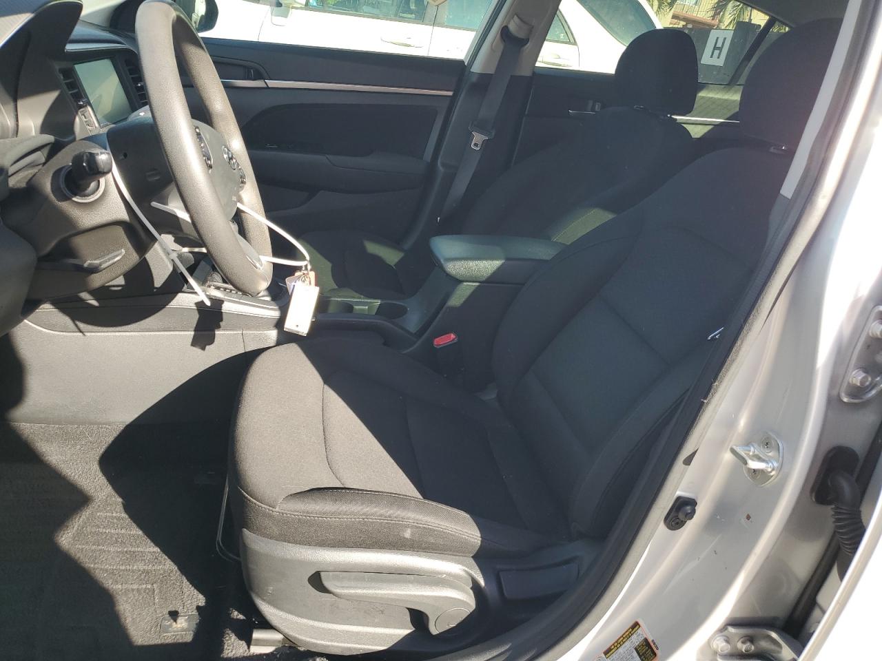 2020 Hyundai Elantra - Image 7