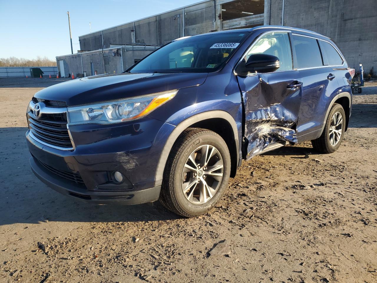 2016 Toyota Highlander - Image 1