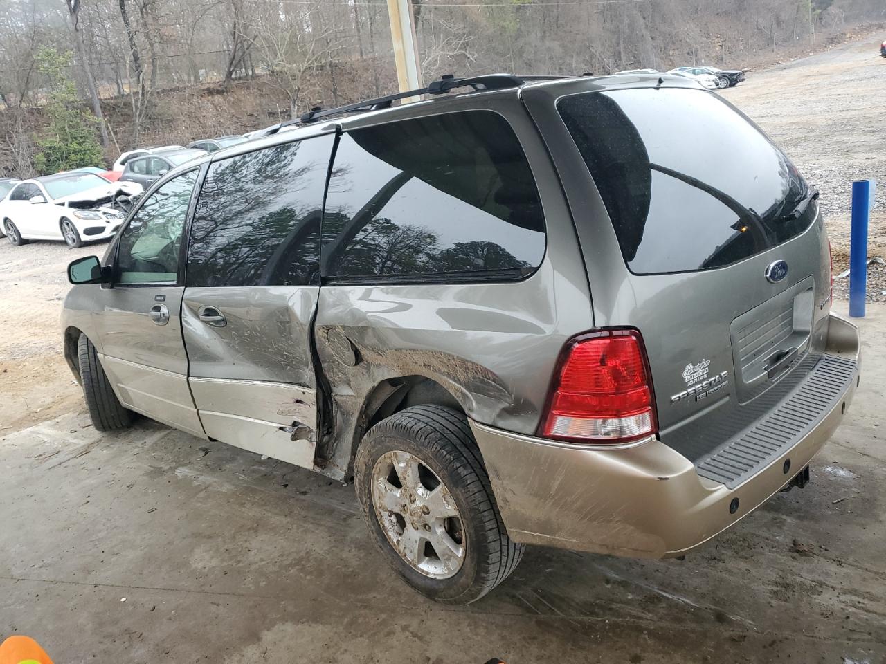 2004 Ford Freestar - Image 2