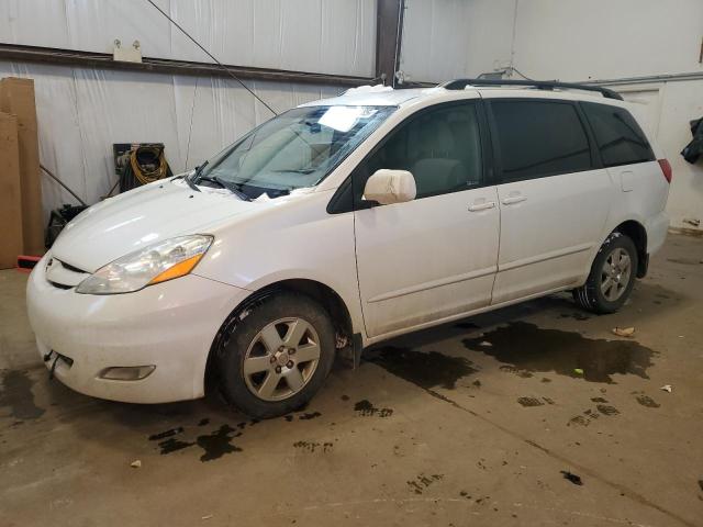 2010 TOYOTA SIENNA CE