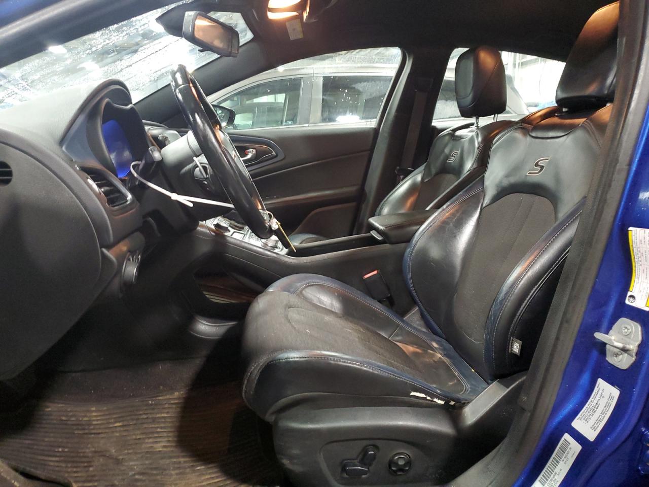 2015 Chrysler 200 - Image 7