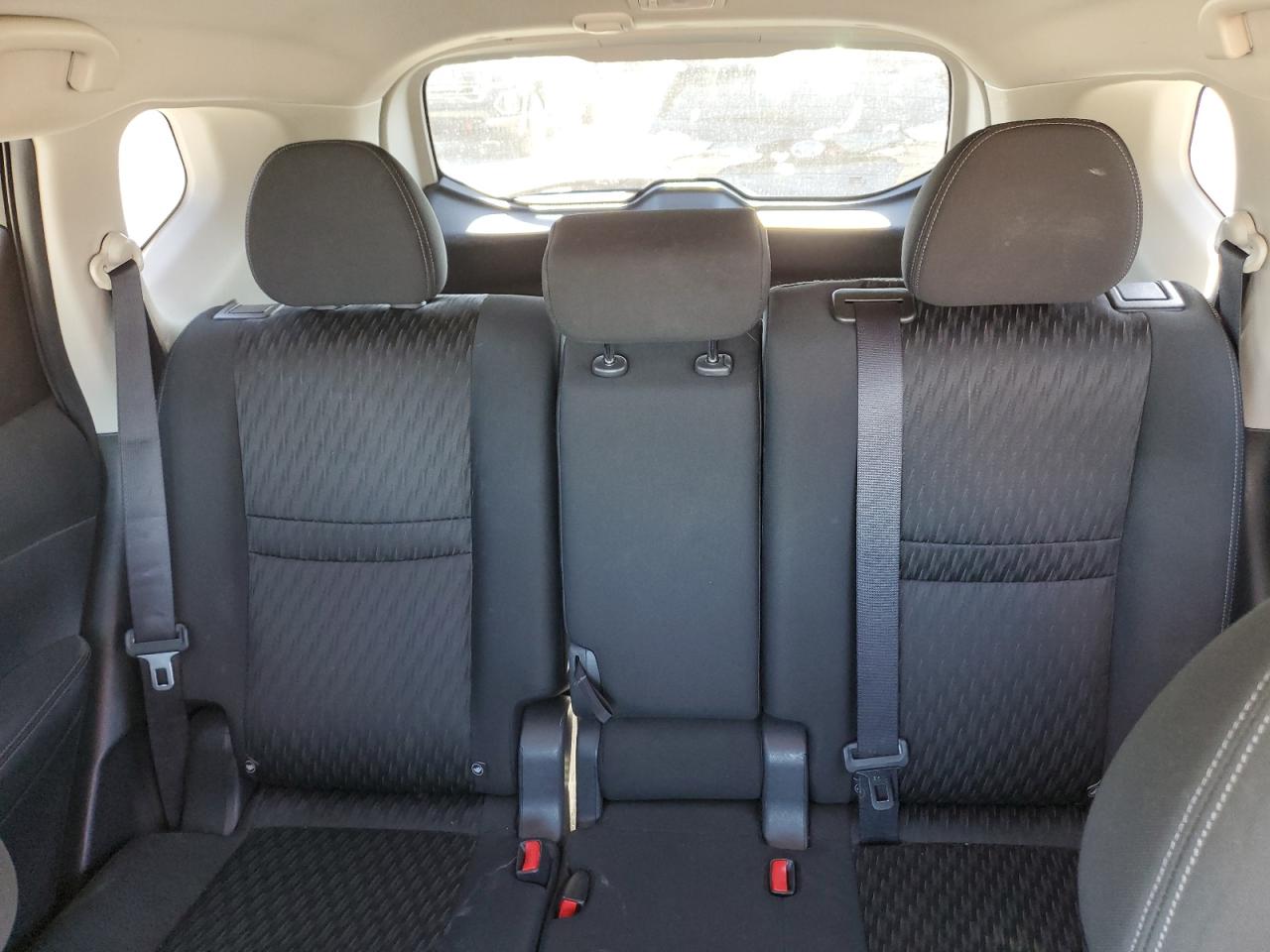 2018 Nissan Rogue - Image 10
