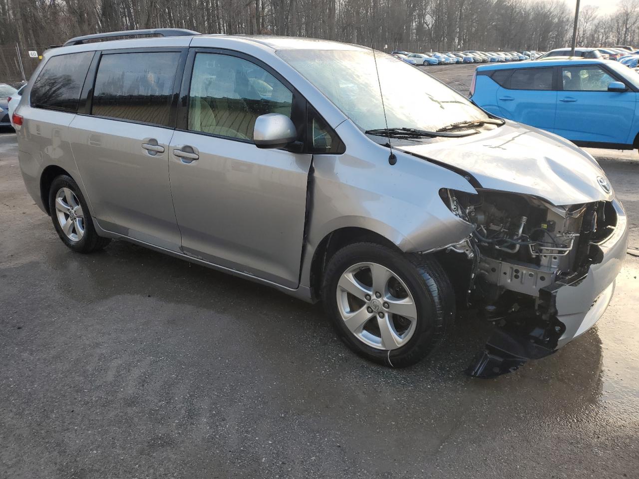 2013 Toyota Sienna - Image 4