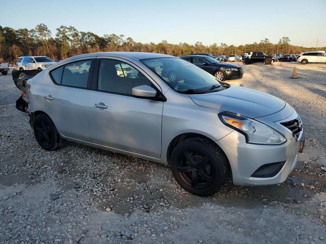2015 Nissan Versa - Image 4