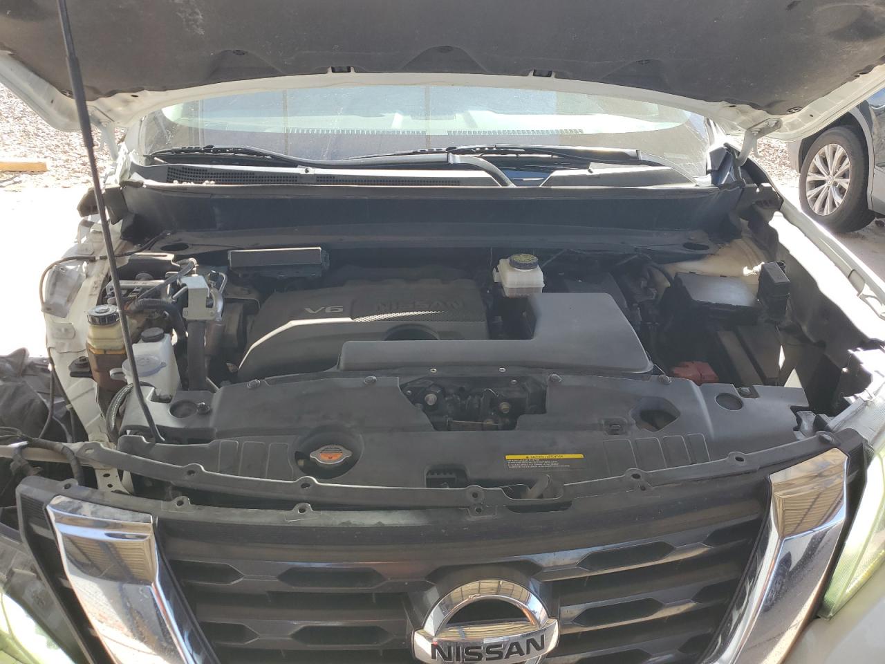 2017 Nissan Pathfinder - Image 11