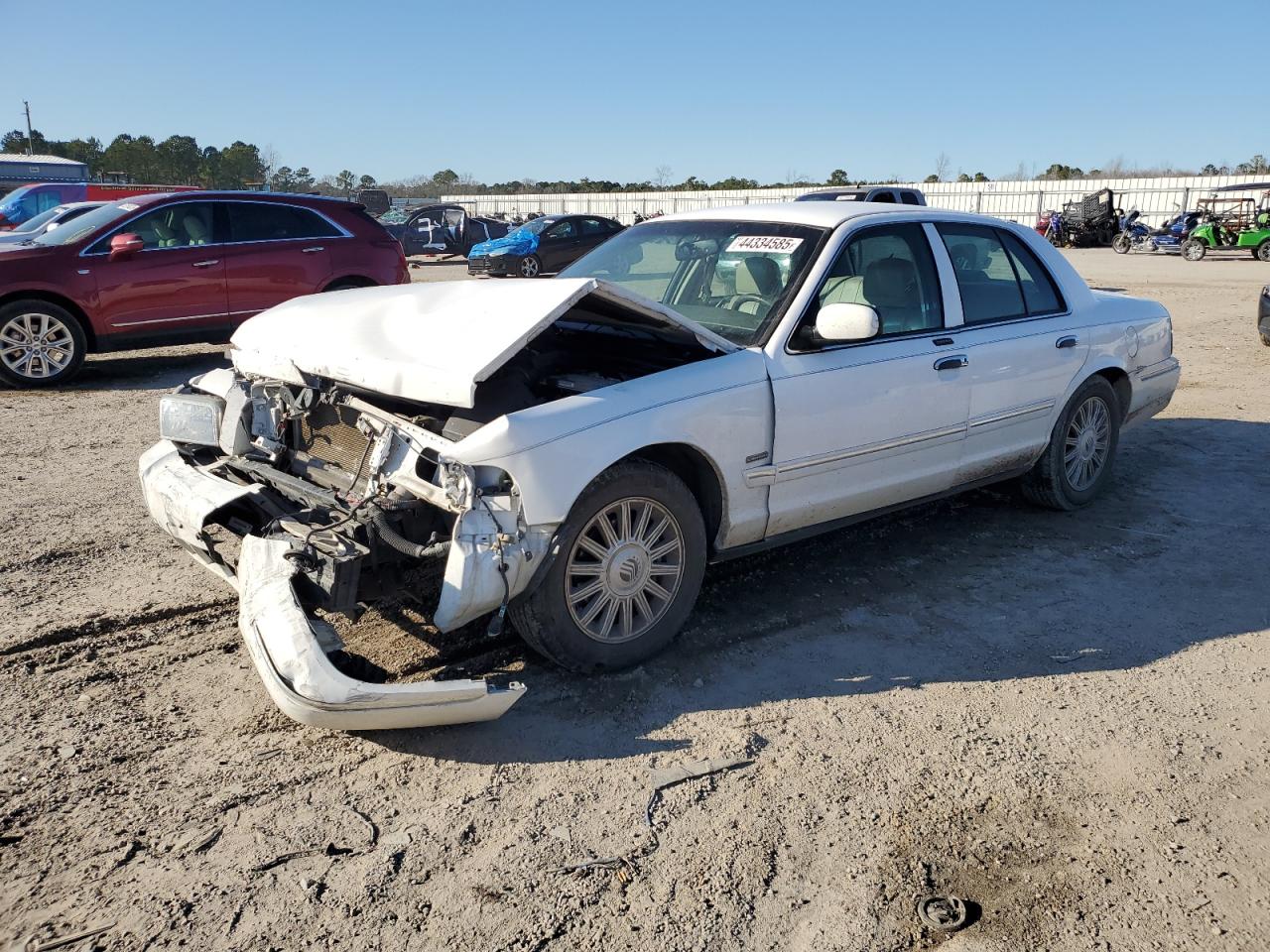 2009 Mercury Grand Marquis Ls for Sale in Harleyville, SC - Front End