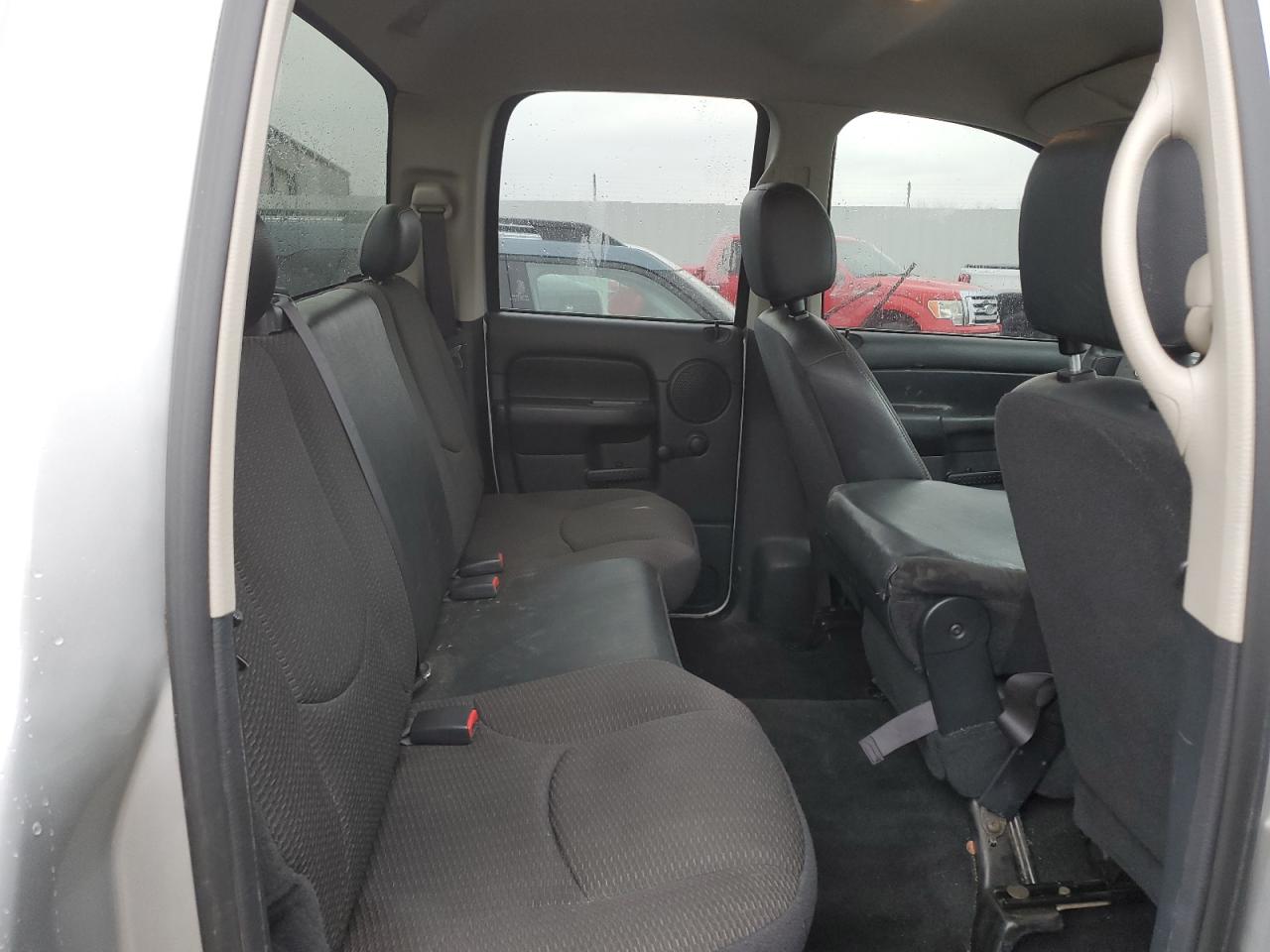 2004 Dodge RAM - Image 10