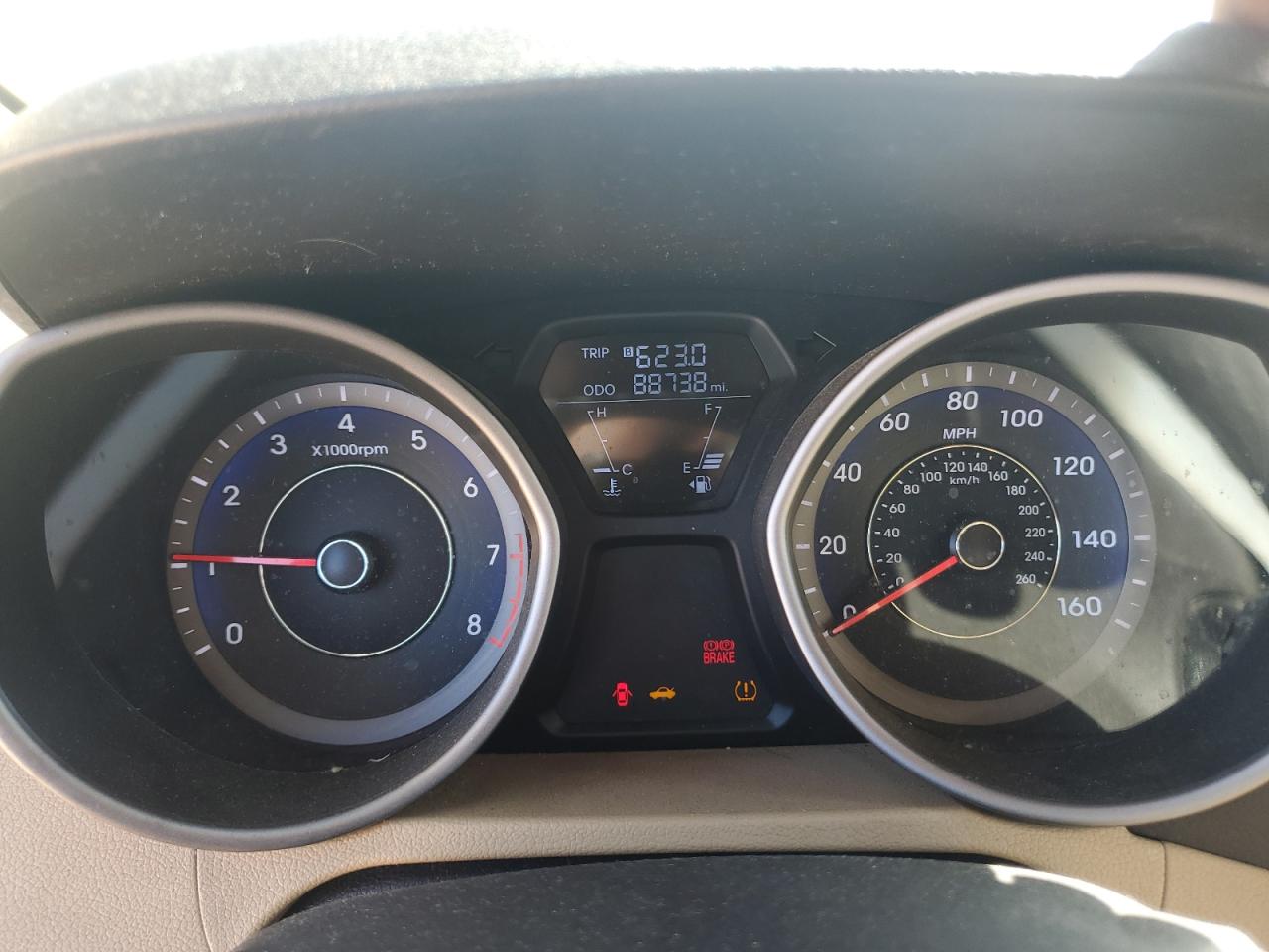2013 Hyundai Elantra - Image 9