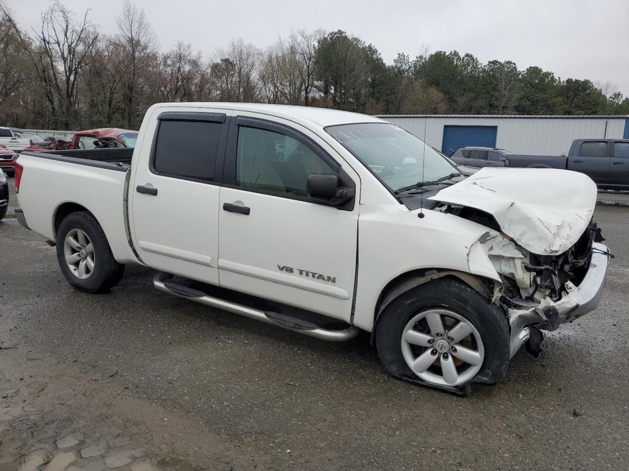 2010 Nissan Titan - Image 4
