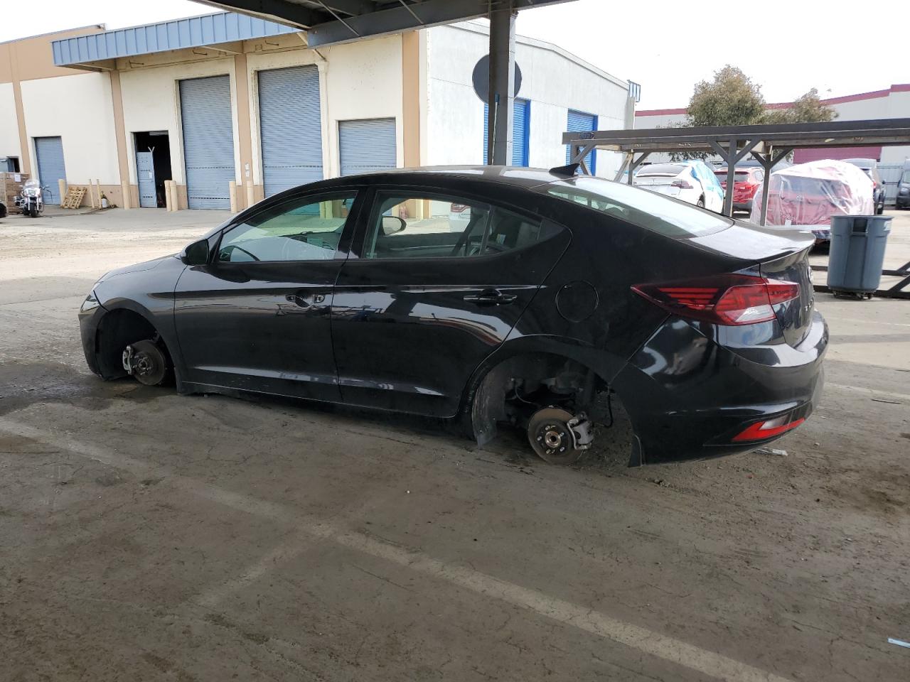 2020 Hyundai Elantra - Image 2