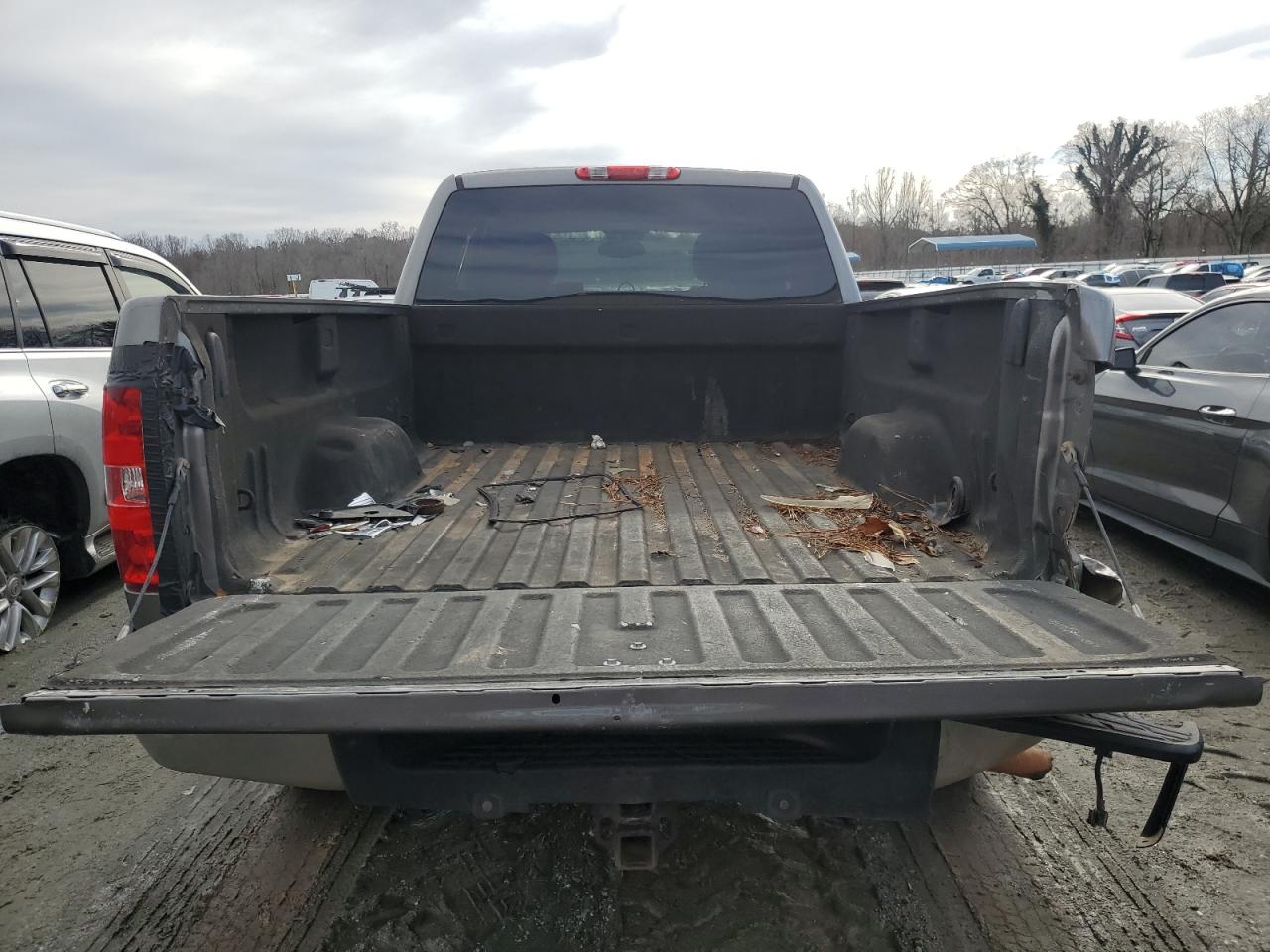 2009 Chevrolet Silverado - Image 6