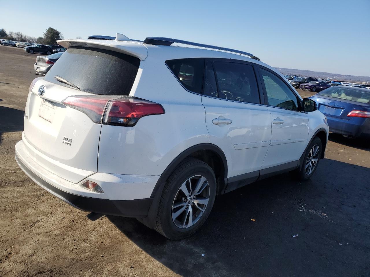 JTMRFREV8HD209487 TOYOTA RAV4 2017