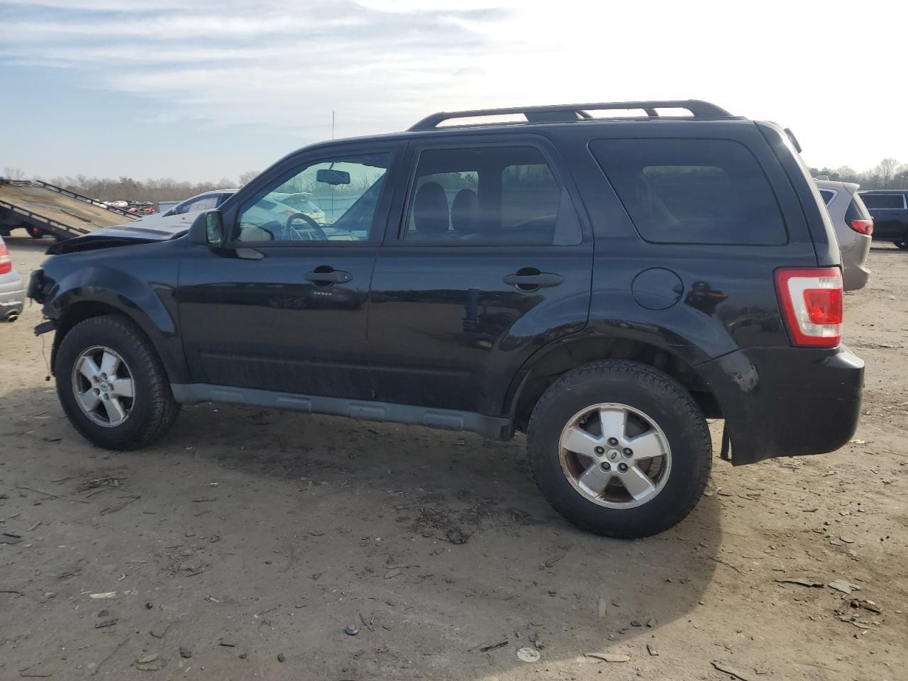2010 Ford Escape - Image 2