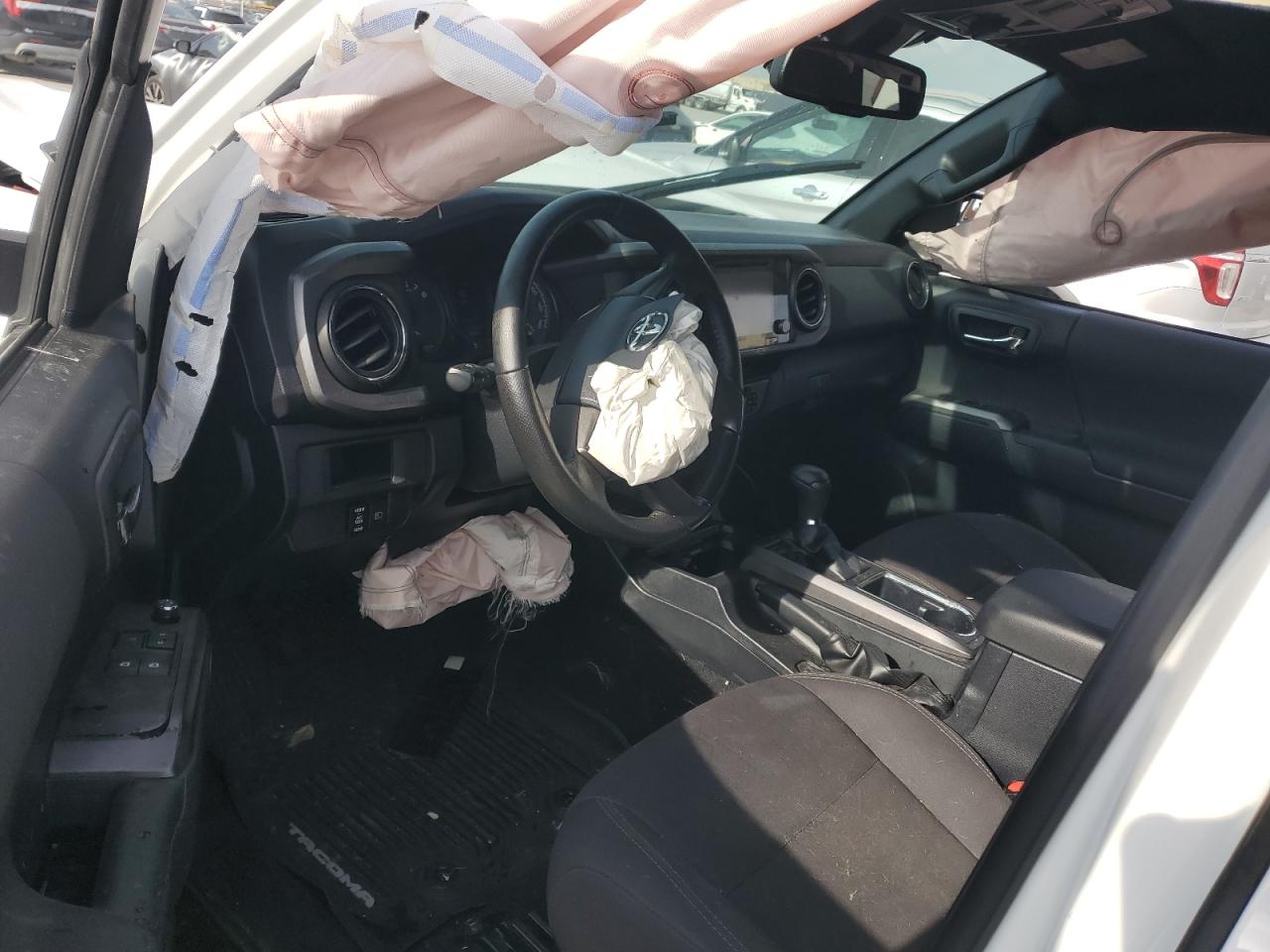 5TFSZ5AN2JX147841 TOYOTA TACOMA 2018