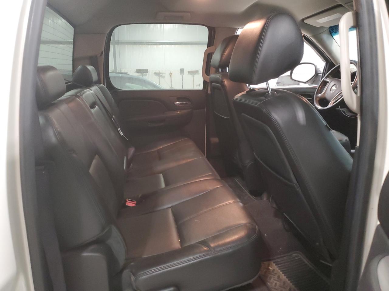 2012 Chevrolet Silverado - Image 10