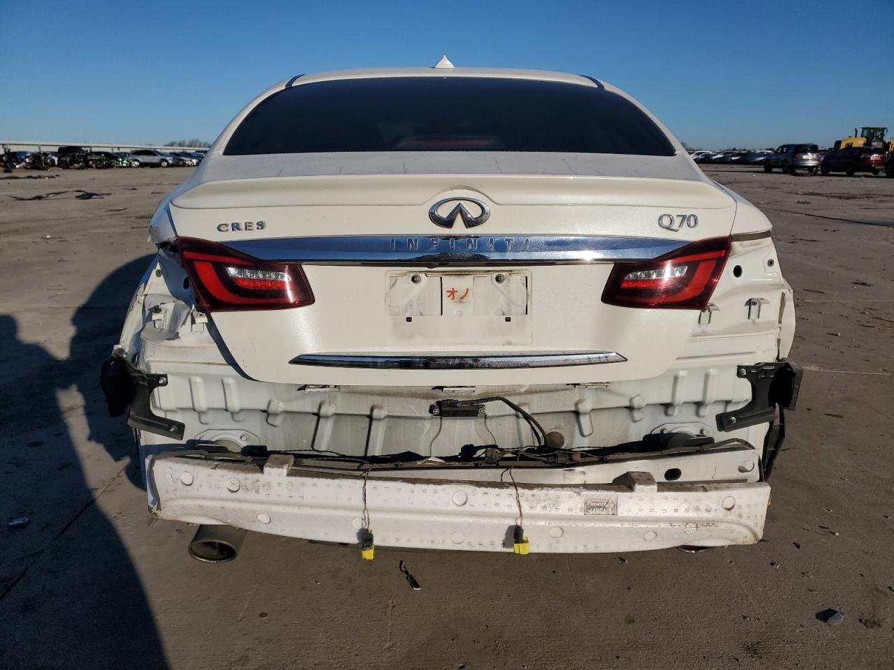 2017 Infiniti Q70 - Image 6