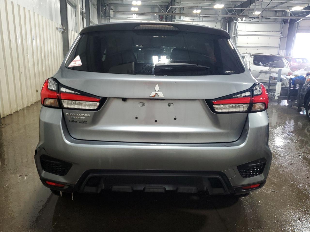 2024 Mitsubishi Outlander - Image 6