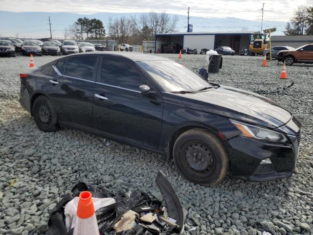  NISSAN ALTIMA 2019 Czarny