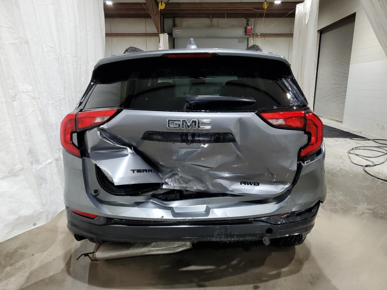 2020 GMC Terrain - Image 6