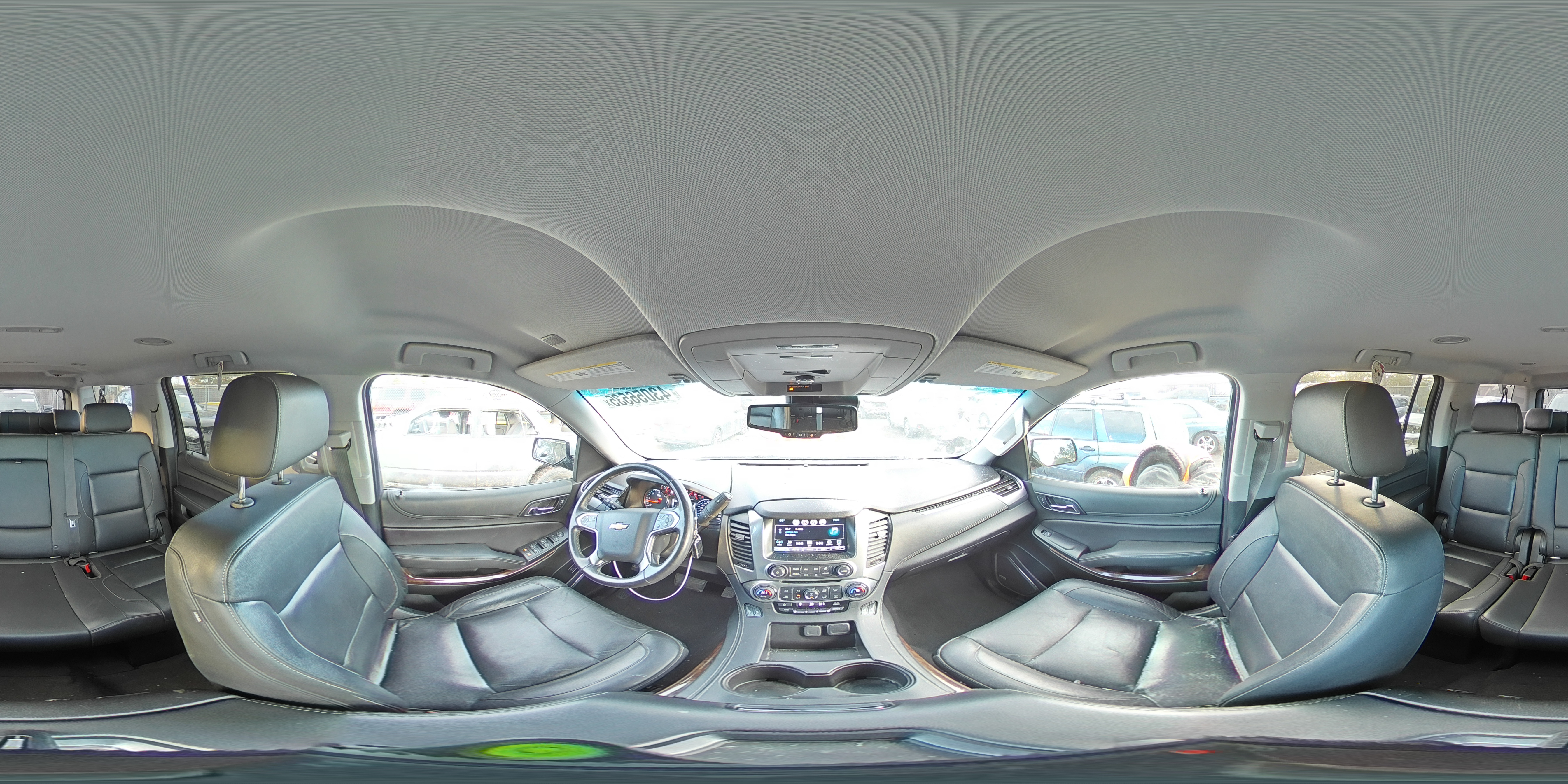 2019 Chevrolet Suburban - Image 14