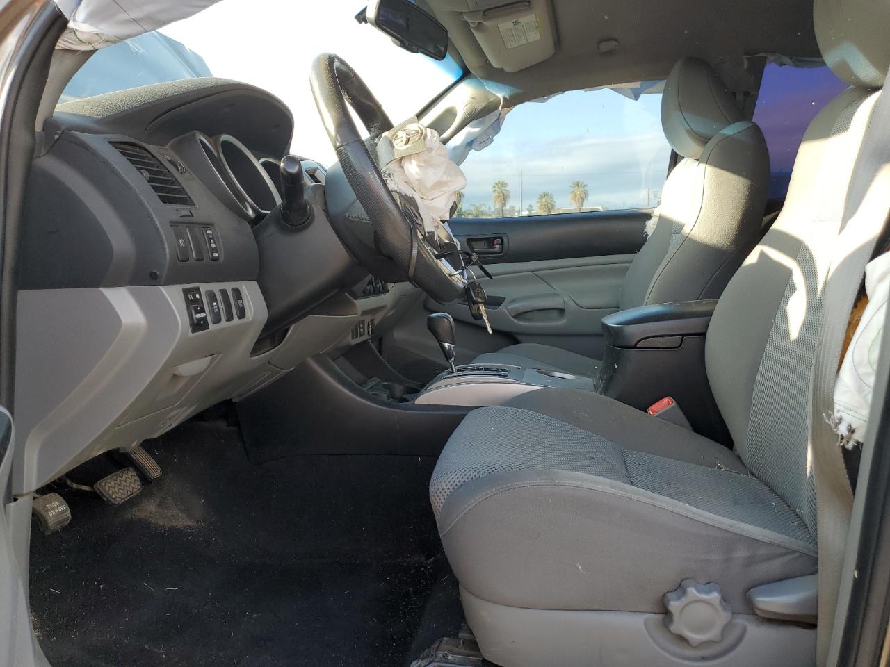 2015 Toyota Tacoma - Image 7