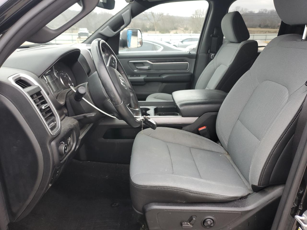 2021 RAM 1500 - Image 7