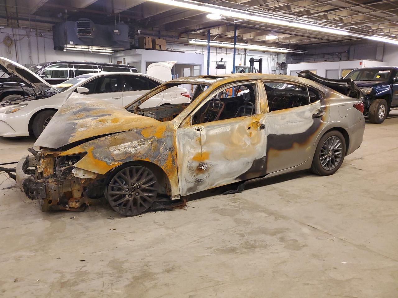 2018 Lexus Es 350 zu verkaufen in Wheeling, IL - Burn